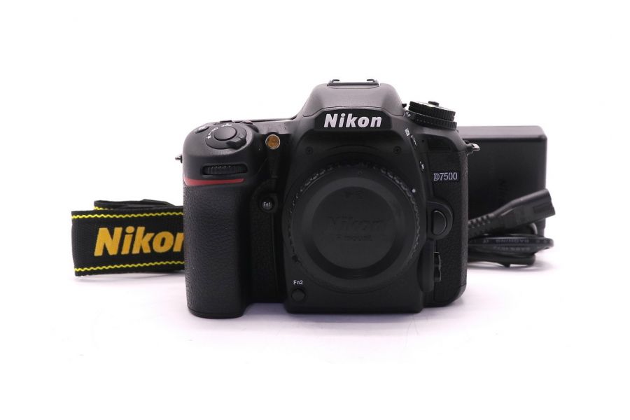 Фотокамера Nikon D7500 body (пробег 825 кадров)