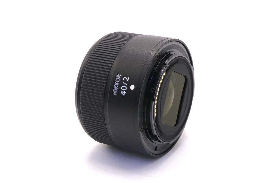 Nikon 40mm f/2 Nikkor Z в упаковке