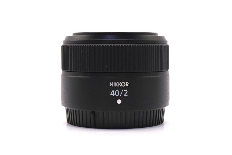 Nikon 40mm f/2 Nikkor Z в упаковке