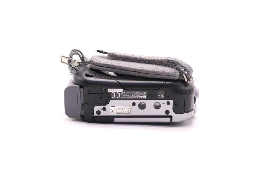 Компактная цифровая видеокамера Sony DCR-DVD202E