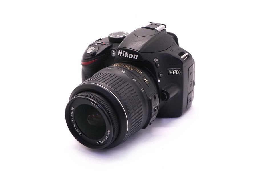 Nikon D3200 kit в упаковке (пробег 27700 кадров)
