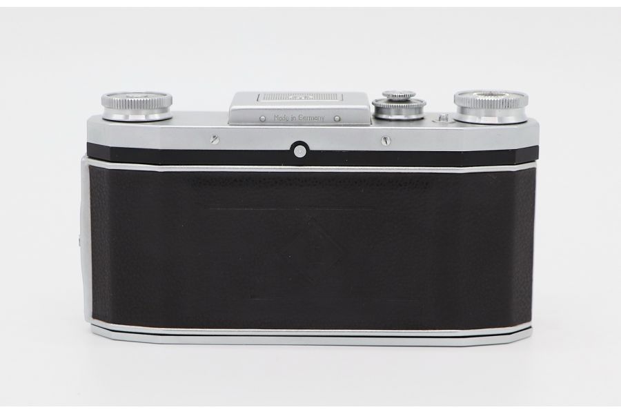 Praktica + Biotar T 2/58 (Germany, 1950)