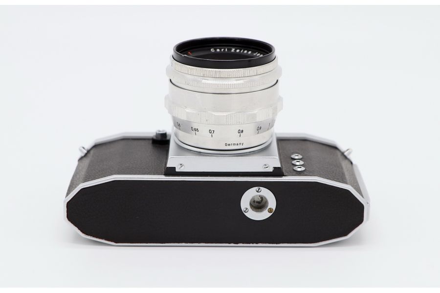 Praktica + Biotar T 2/58 (Germany, 1950)