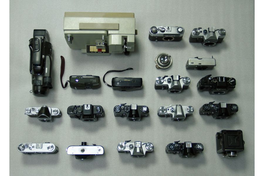 Фотоаппараты (21 штука) и принадлежности №12