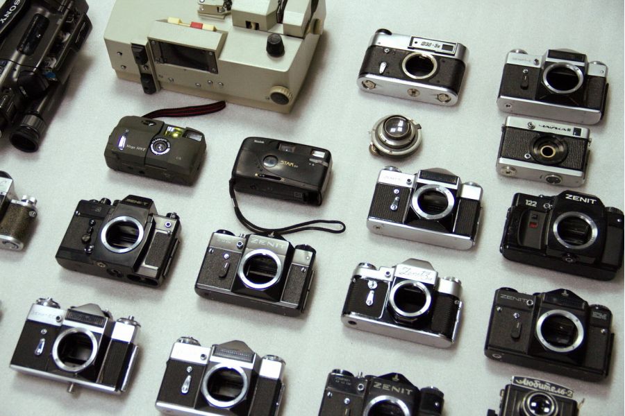 Фотоаппараты (21 штука) и принадлежности №12