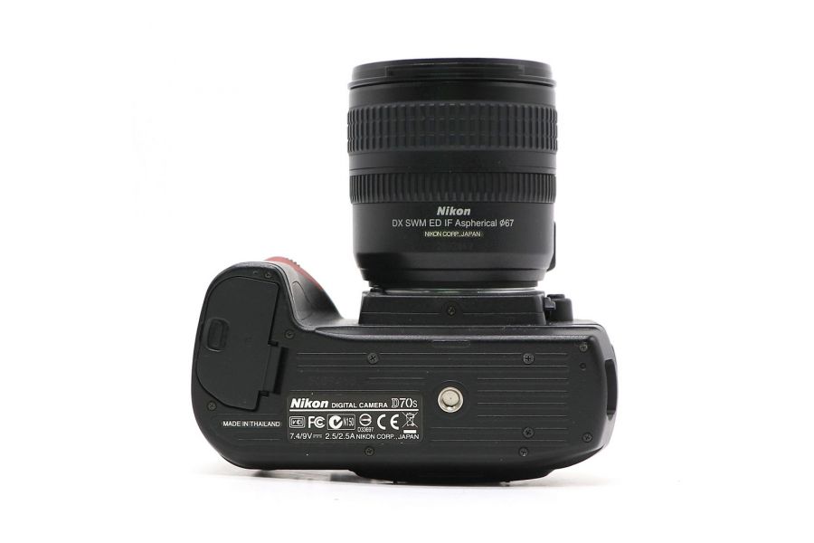 Nikon D70s kit 18-55mm f/3.5-5.6G AF-P VR DX Nikkor