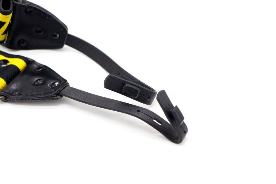 Ремень Nikon желтый с черной надписью