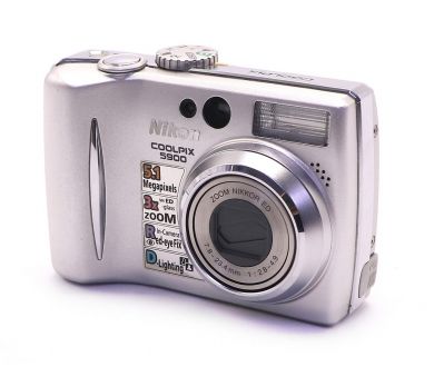 Nikon Coolpix E5900