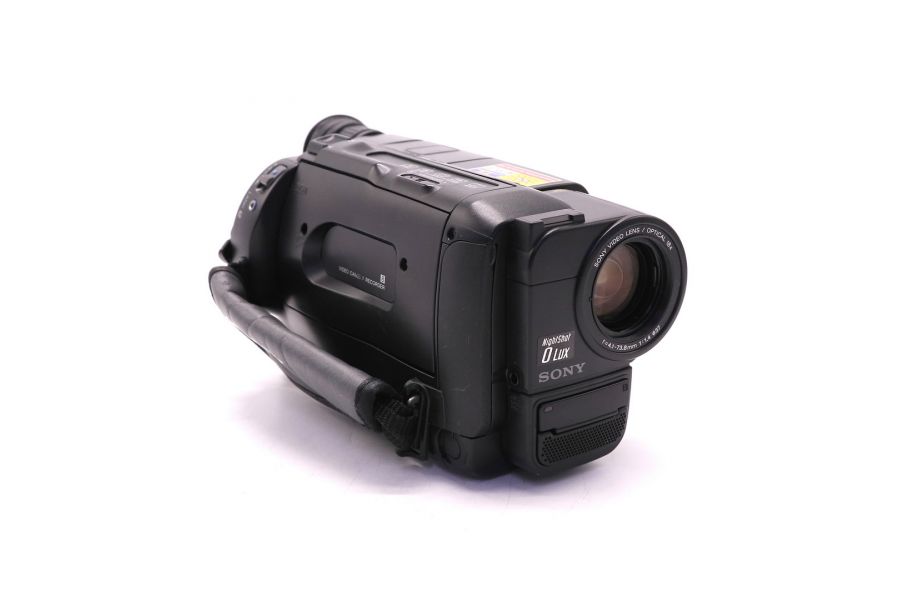 Компактная аналоговая видеокамера Sony CCD-TR425E