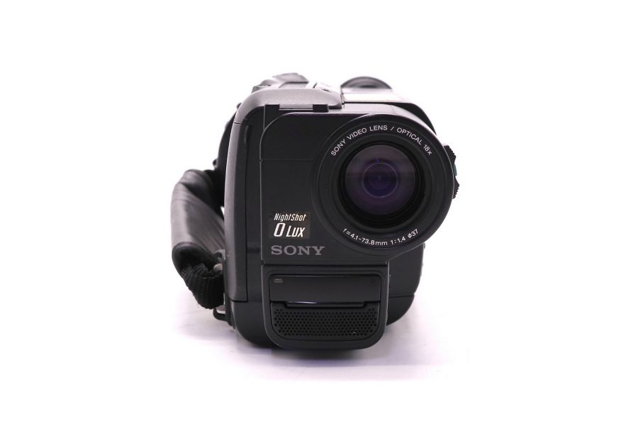 Компактная аналоговая видеокамера Sony CCD-TR425E