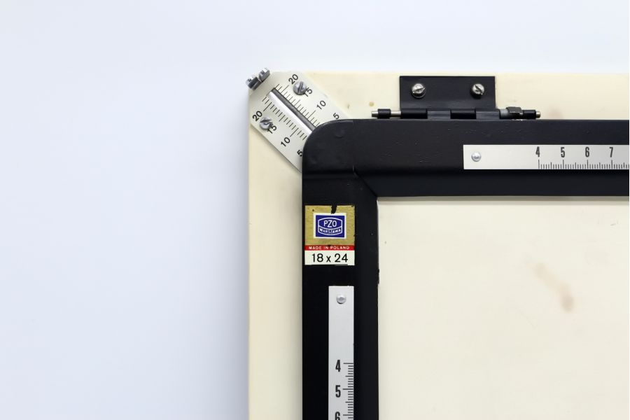 Кадрирующая рамка 18х24 Poland