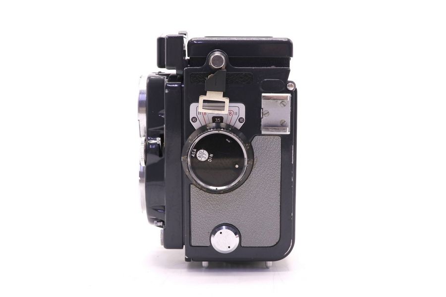 Yashica 44 LM