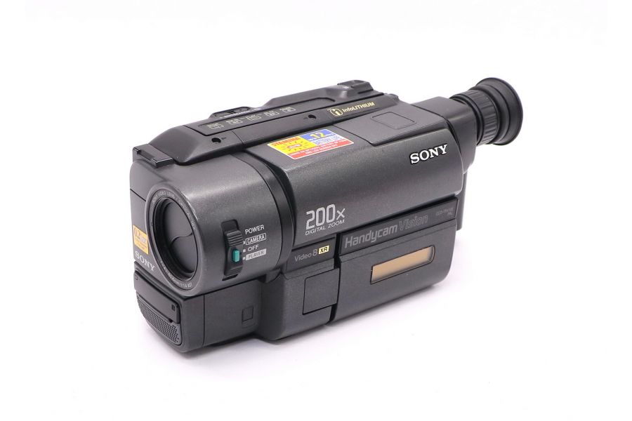 Видеокамера Sony CCD-TRV15E