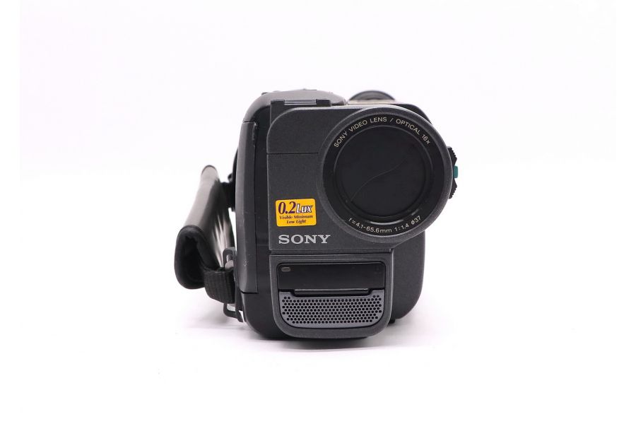 Видеокамера Sony CCD-TRV15E