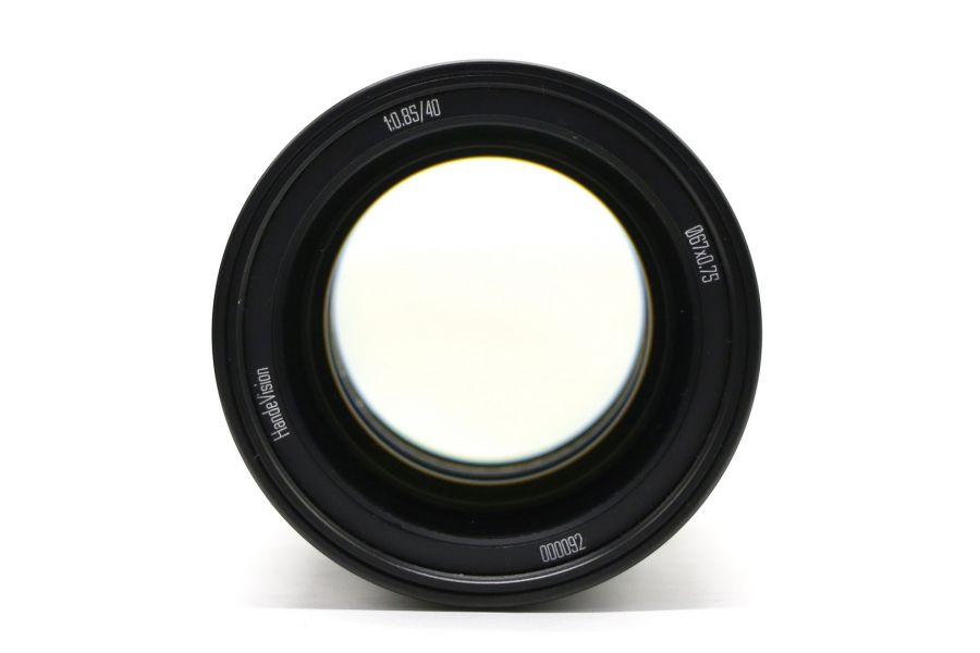 HandeVision IBELUX 40mm f/0.85 Micro 4/3 в упаковке