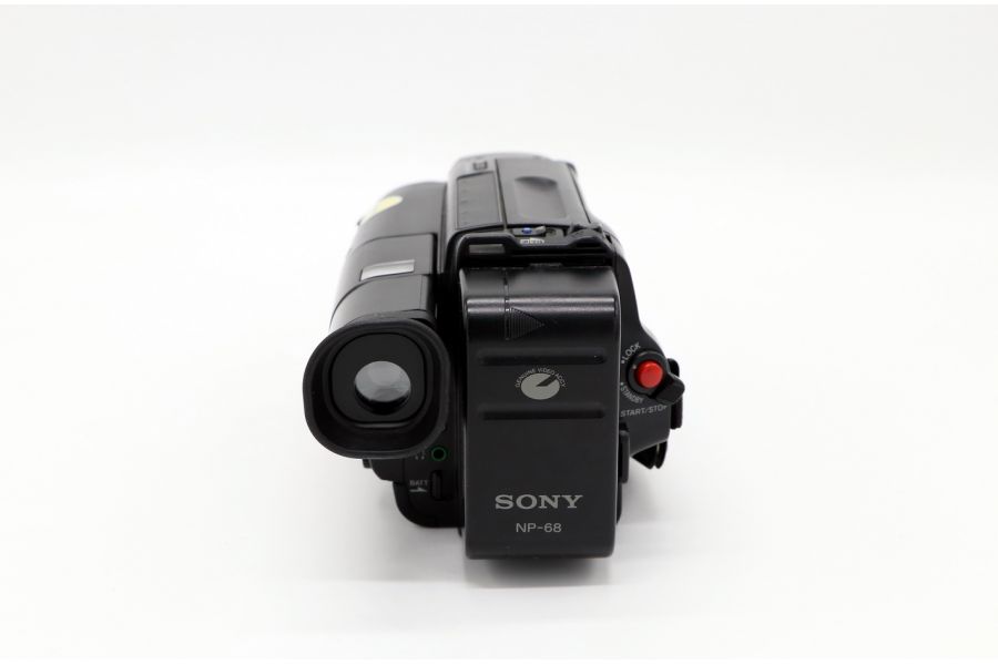 Видеокамера Sony CCD-TR590