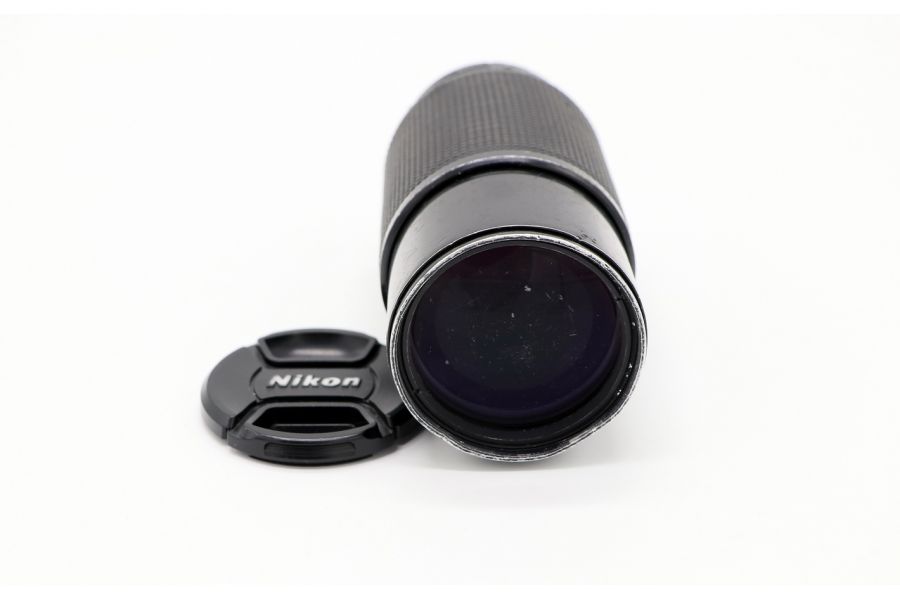 Nikon 80-200mm f/4 Zoom-Nikkor