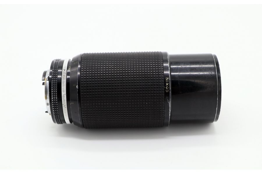 Nikon 80-200mm f/4 Zoom-Nikkor