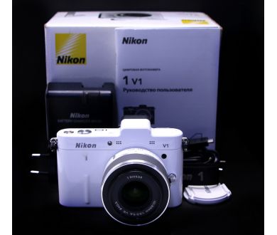 Nikon 1 V1 kit в упаковке (пробег 1980 кадров)