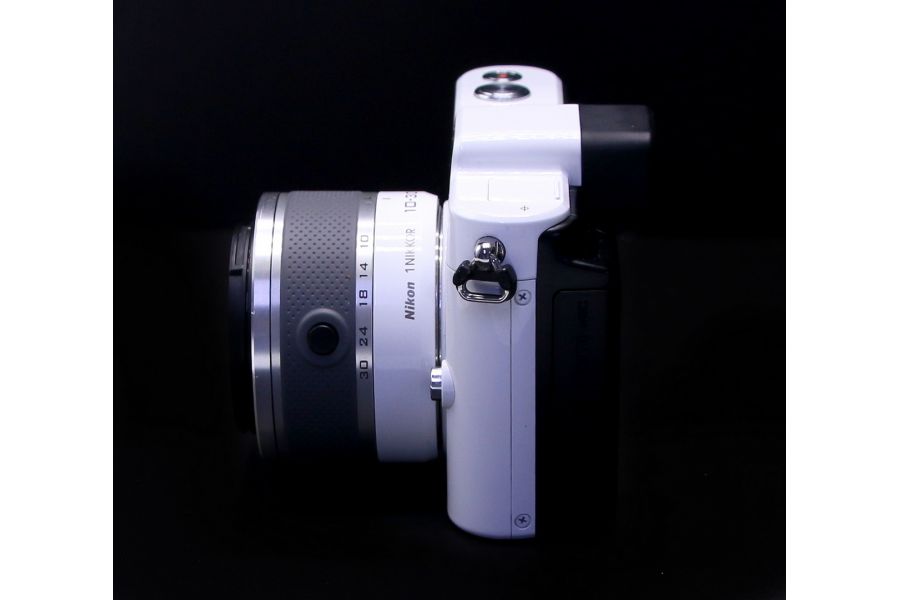 Nikon 1 V1 kit в упаковке (пробег 1980 кадров)