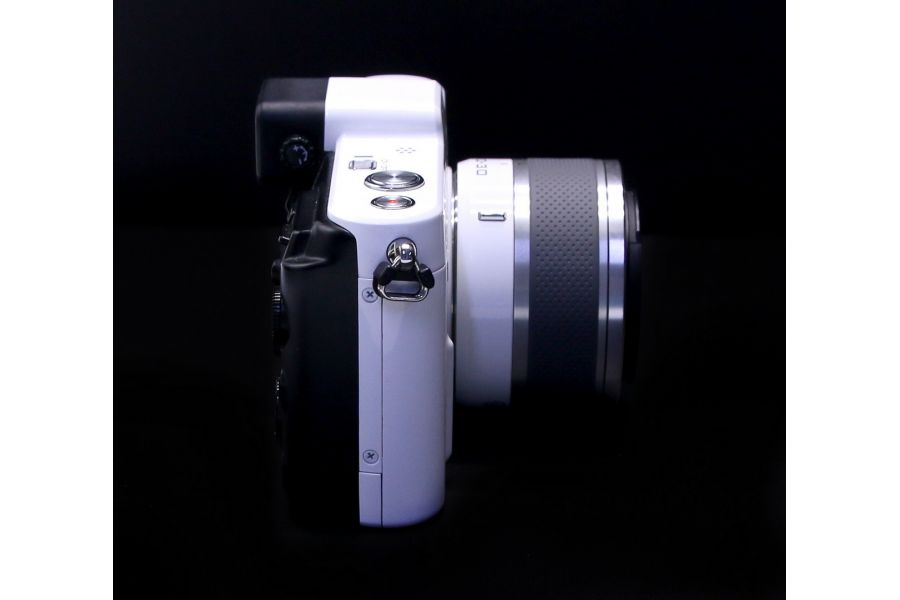 Nikon 1 V1 kit в упаковке (пробег 1980 кадров)