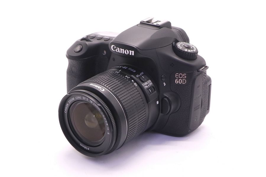 Canon EOS 60D kit в упаковке (пробег 6400 кадров)