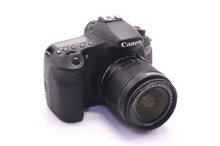 Canon EOS 60D kit в упаковке (пробег 6400 кадров)