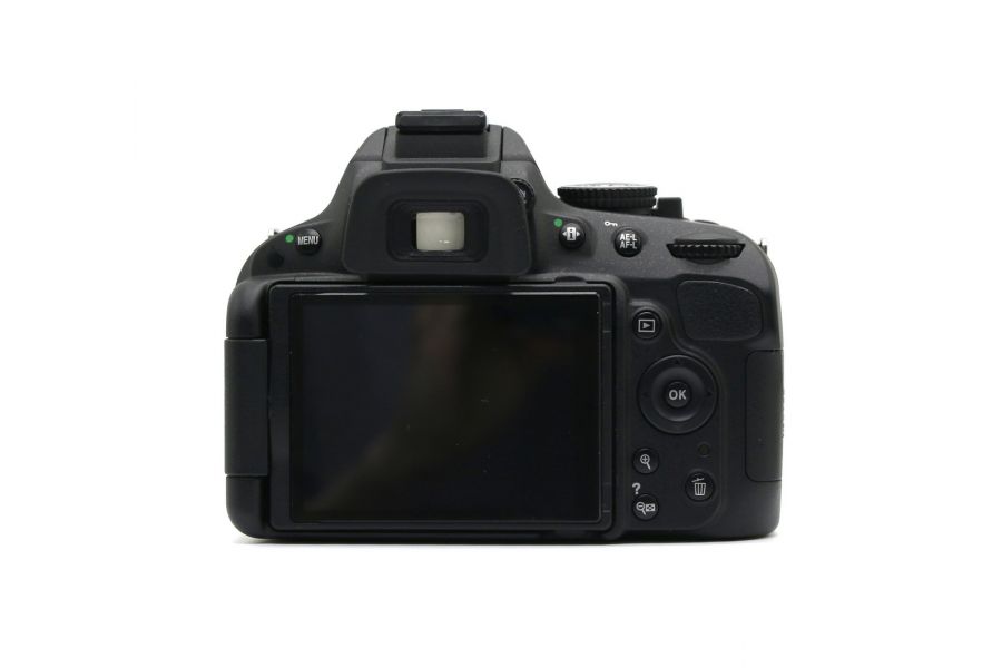 Nikon D5100 kit (пробег 375 кадров)