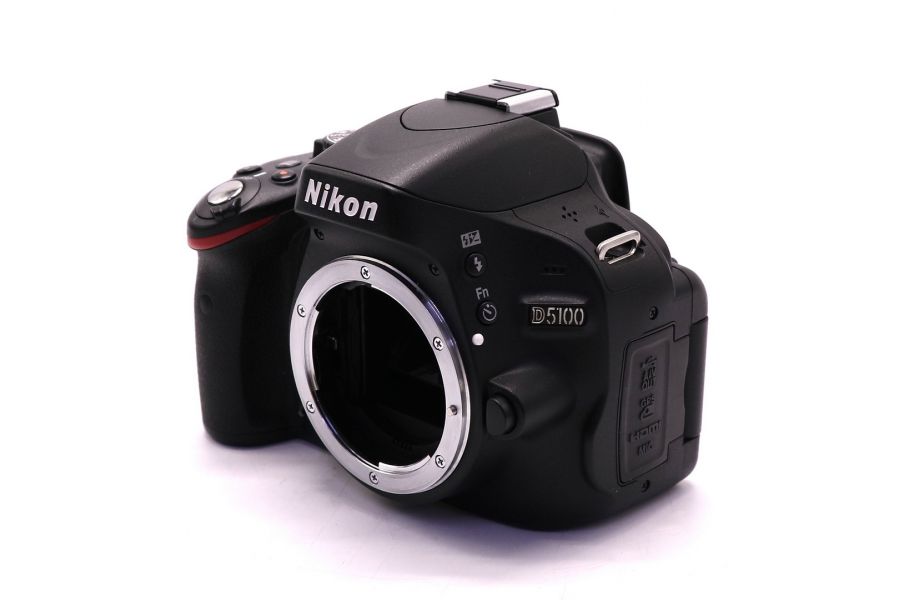 Nikon D5100 body (пробег 3500 кадров)