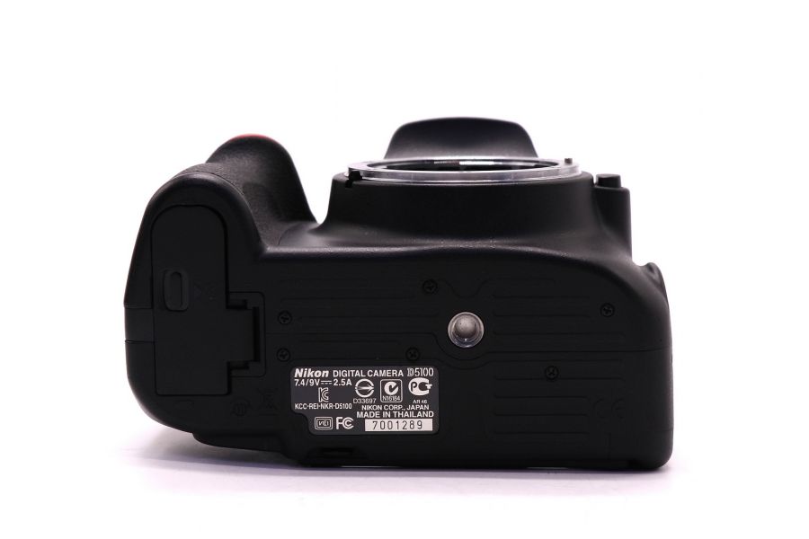 Nikon D5100 body (пробег 3500 кадров)