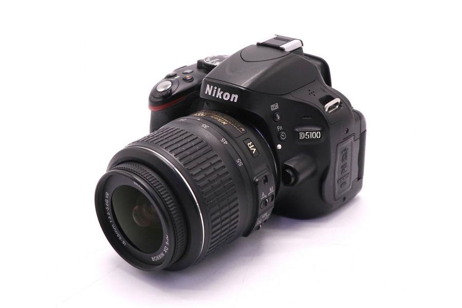 Nikon D5100 kit (пробег 14105 кадров)