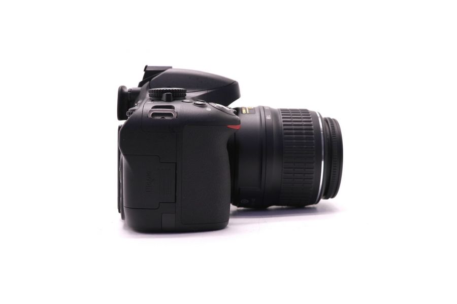Nikon D5100 kit (пробег 2705 кадров)