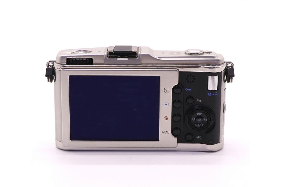 Olympus Pen E-P1 body (пробег 2680 кадров)