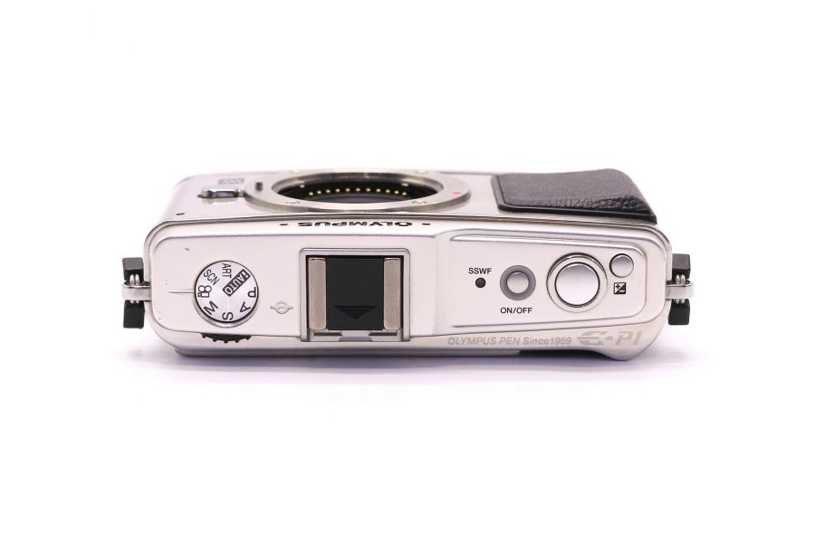 Olympus Pen E-P1 body (пробег 2680 кадров)