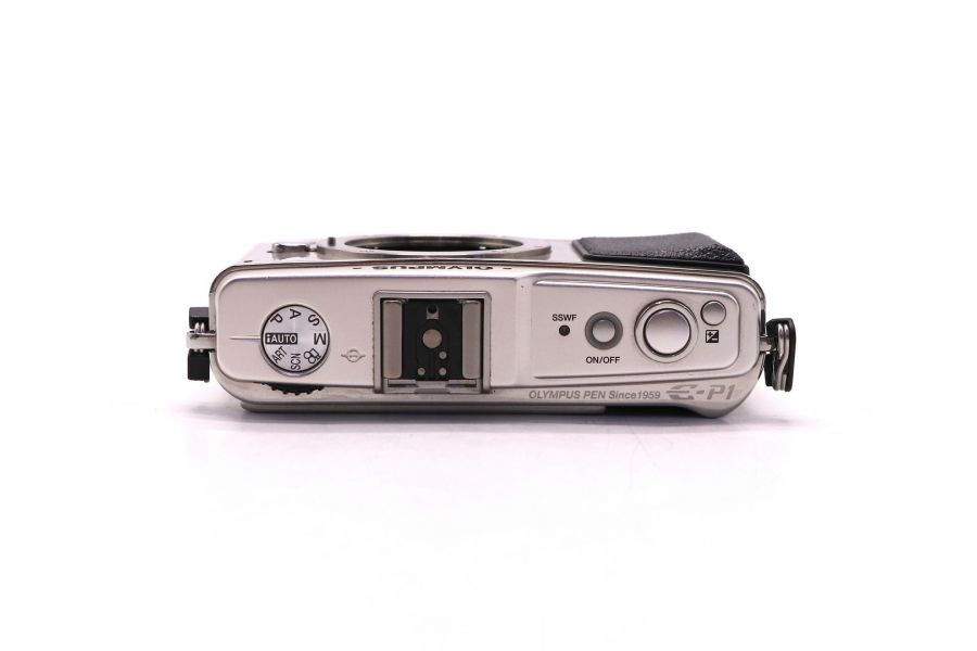Olympus Pen E-P1 body (пробег 2940 кадров)