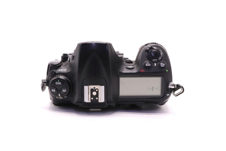 Nikon D300 body (пробег 100945 кадров)