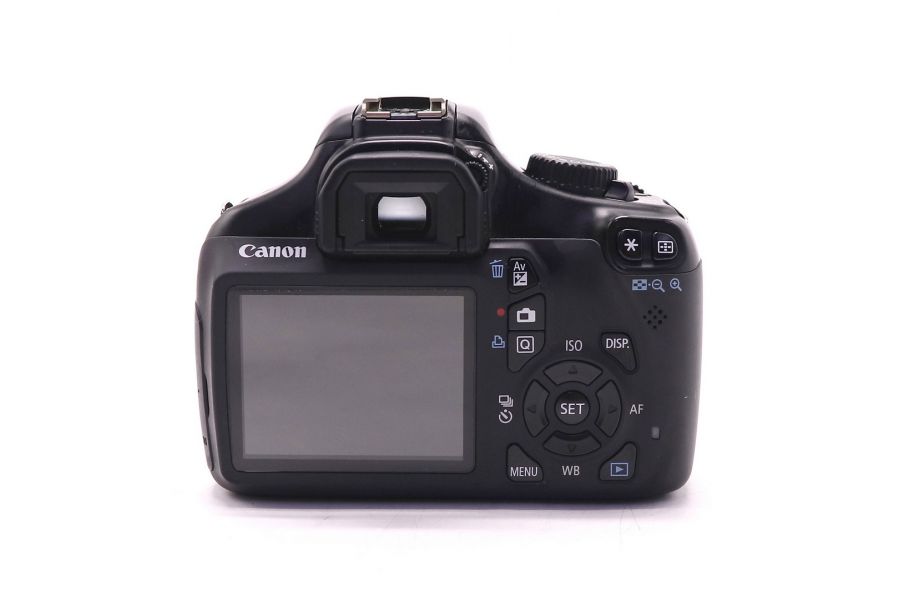 Canon EOS 1100D kit в упаковке (пробег 4925 кадров)