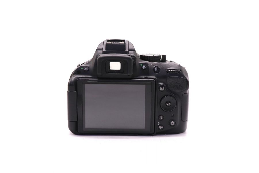 Nikon D5200 body в упаковке (пробег 500 кадров)