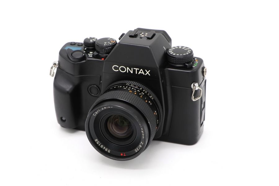 Contax RX II + Distagon T 2.8/35mm Carl Zeiss