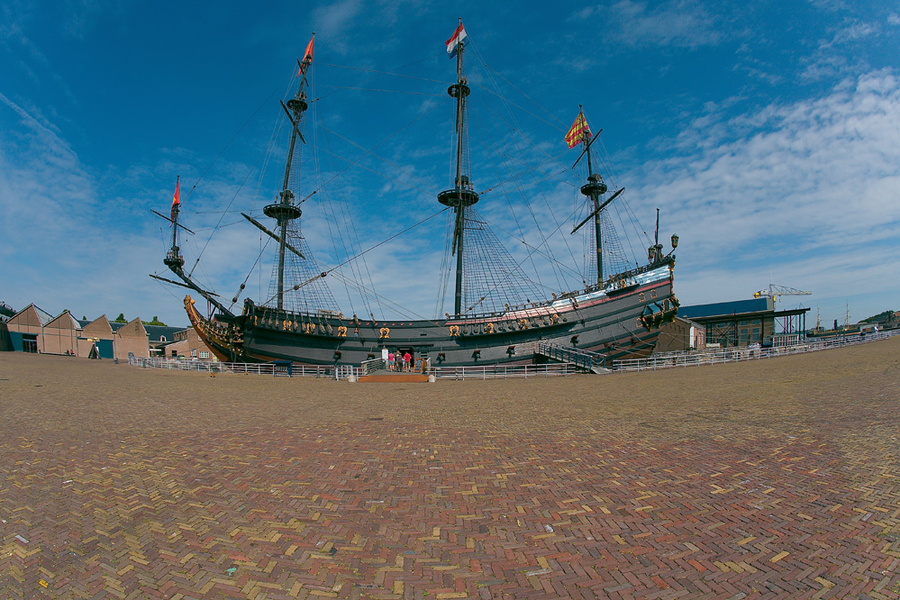 Canon EF 15mm f/2.8 Fisheye б/у