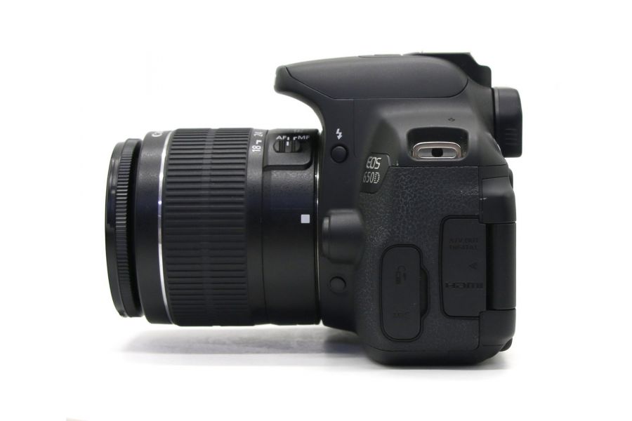 Canon EOS 650D kit (пробег 595 кадров)