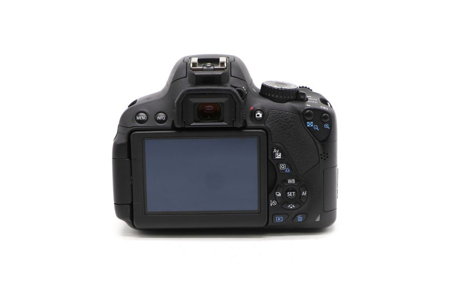 Canon EOS 650D kit (пробег 345 кадров)