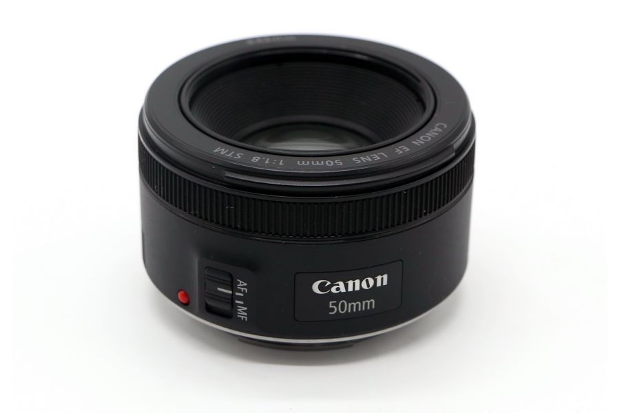 Canon EF 50mm f/1.8 STM отличный