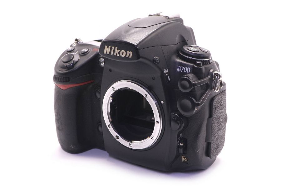 Nikon D700 body в упаковке (пробег 305275 кадров)