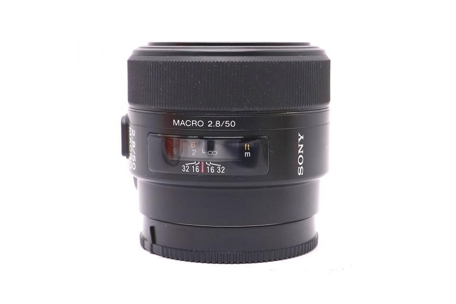 Sony 50mm f/2.8 Macro в упаковке