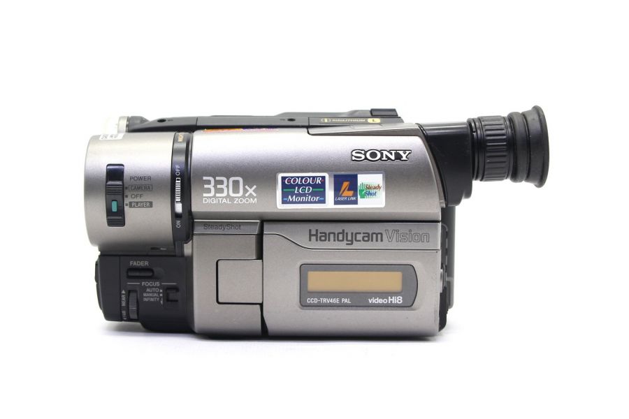 Видеокамера Sony CCD-TRV46E в упаковке