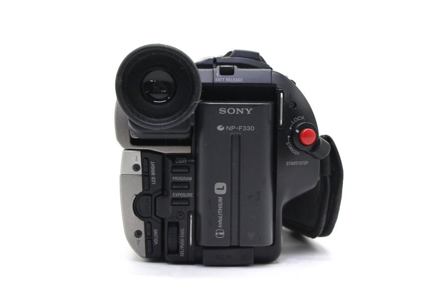 Видеокамера Sony CCD-TRV46E в упаковке