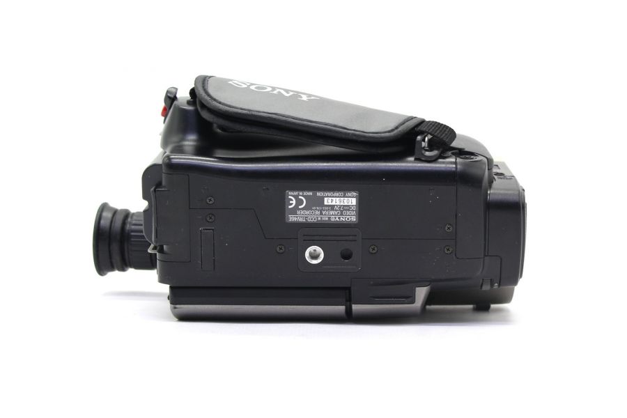 Видеокамера Sony CCD-TRV46E в упаковке
