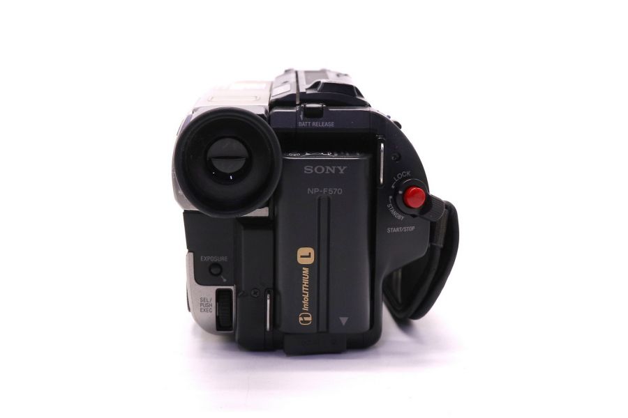 Видеокамера Sony Handycam CCD-TR840E портативная