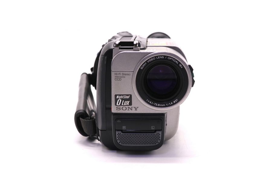 Видеокамера Sony Handycam CCD-TR840E портативная